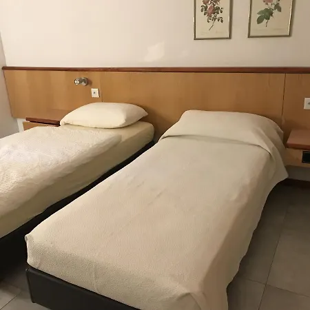 Nazionale Bed and breakfast 2*